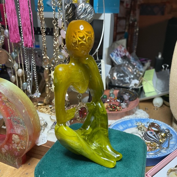 Handmade Modern Yellow Figurine with Pendant - Picture 3 of 3